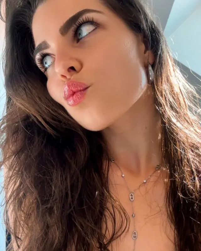 Geneviève - Image 4